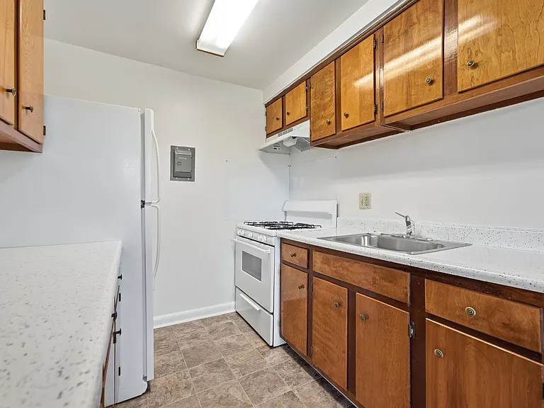Westgate Apts & Townhouses LP — Photo 28
