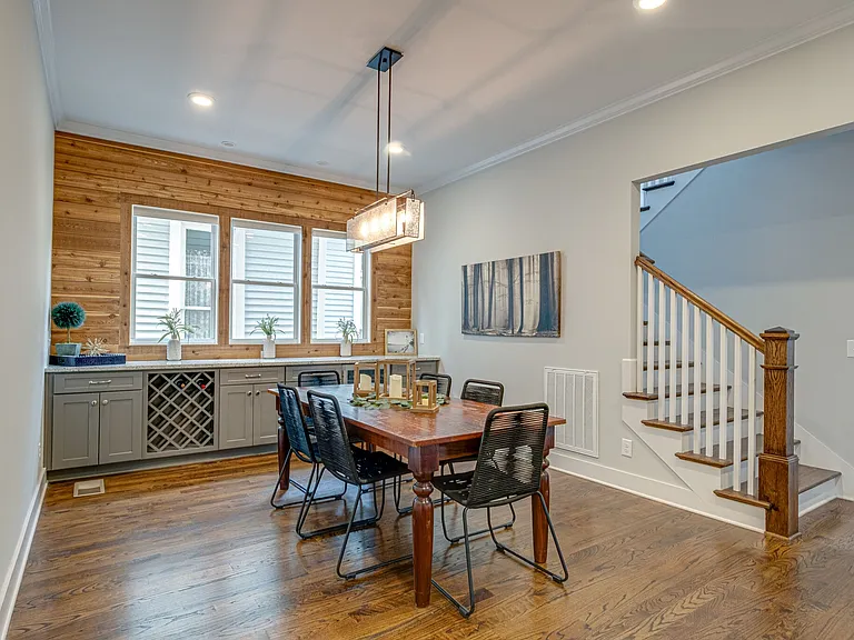 925A Russell St #A — Photo 8