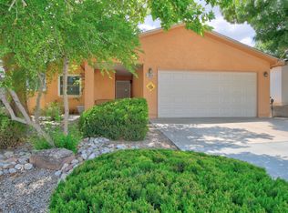 582 Santa Fe Meadows Dr NE, Rio Rancho, NM 87144