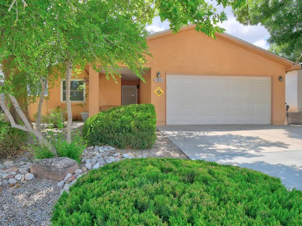 582 Santa Fe Meadows Dr NE, Rio Rancho, NM 87144