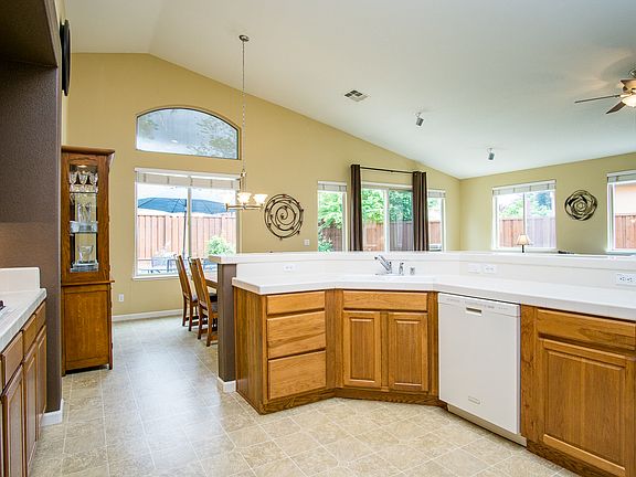 2nd image of 1708 Bamboo St