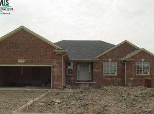 29193 Rachid Ln, Update, MI 48051