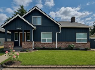 6718 7th Ave NW, Seattle, WA 98117