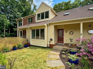 12506 N Lake Ct, Fairfax, VA 22033
