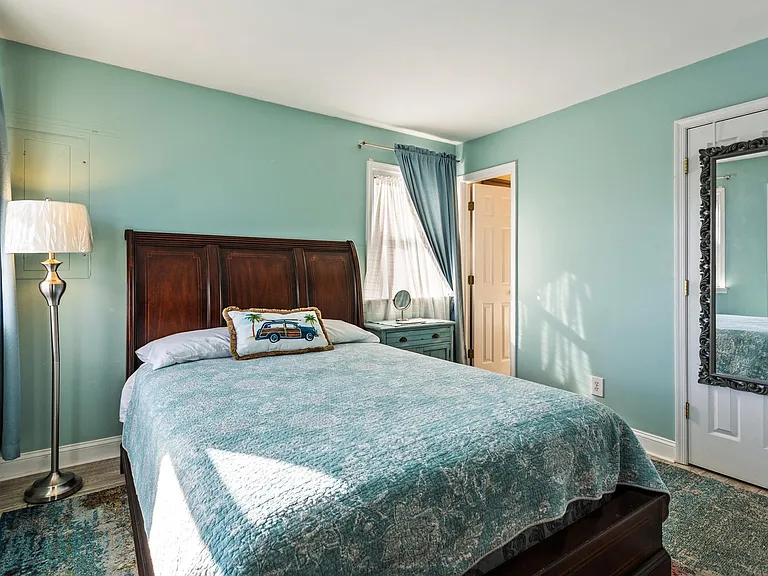 606 W Beach Ave — Photo 34
