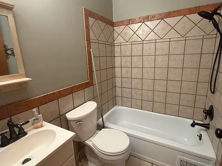 371 Greenbrier Dr — Photo 8