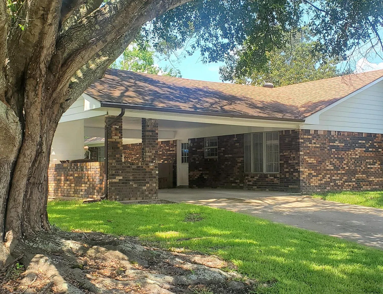 3 bed, 2.0 bath, 1472 sqft, $1,475 — Photo 2
