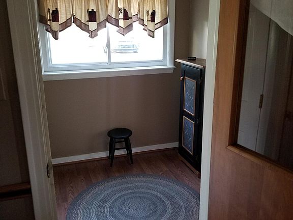4th image of 1202 Fairview Dr