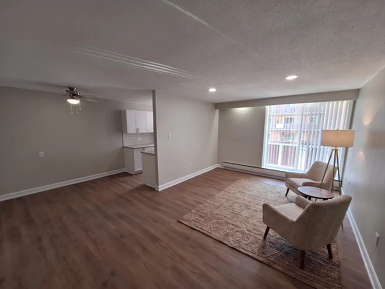 203 Lisgar Ave — Photo 3
