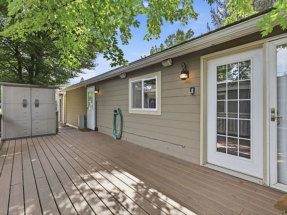 5th image of 3215 E Bull Run Ln
