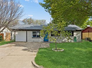 812 W Barron Ave, Everman, TX 76140