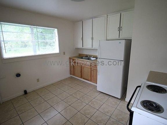 3rd image of 4218 12th Ave