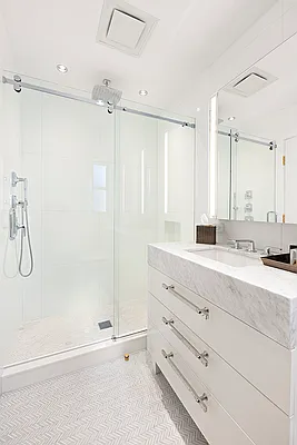 Sold by Sloane Square | media 11