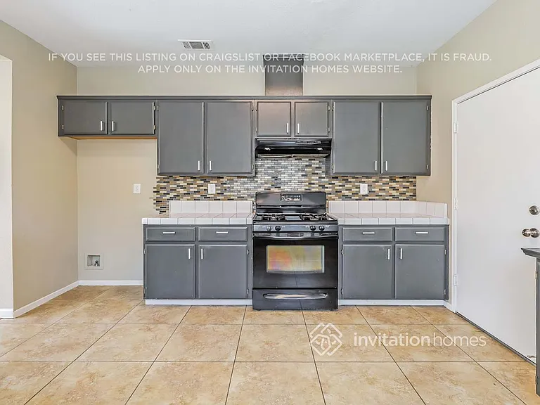 4421 Fall Ln — Photo 9