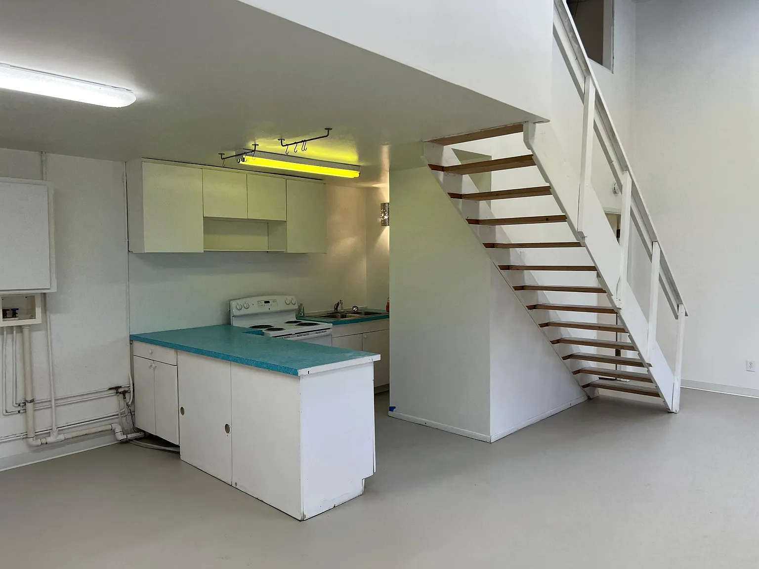 Studio, 890 sqft, $1,650 — Photo 4