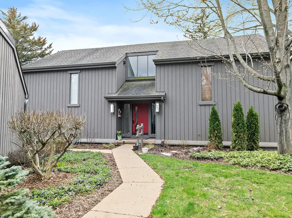 287 Deer Trail Ct APT D, Lake Barrington, IL 60010