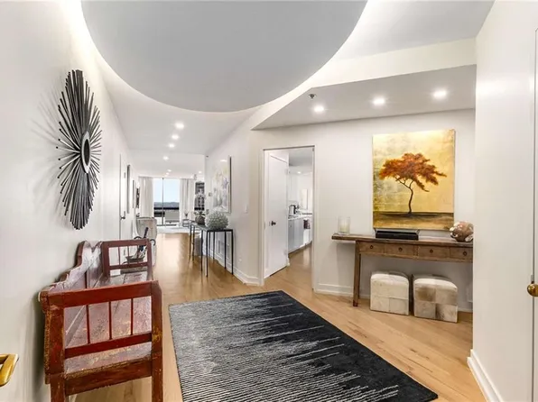 2660 Peachtree Rd NW APT 18H, Atlanta, GA 30305