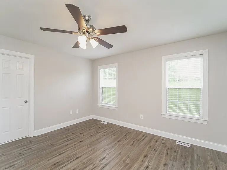 854 Loch Lomond Cir — Photo 9