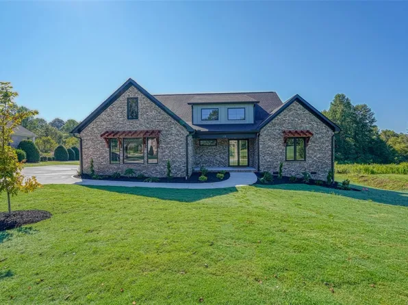 152 Tully Dr, Anderson, SC 29621