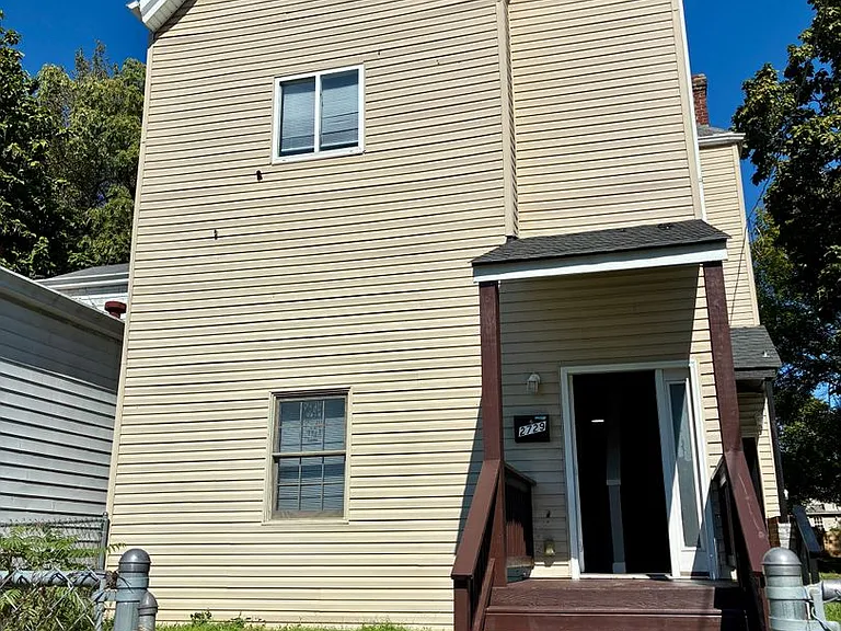2729 W Market St — Photo 1