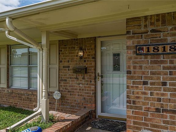 2nd image of 1818 W Shields Dr