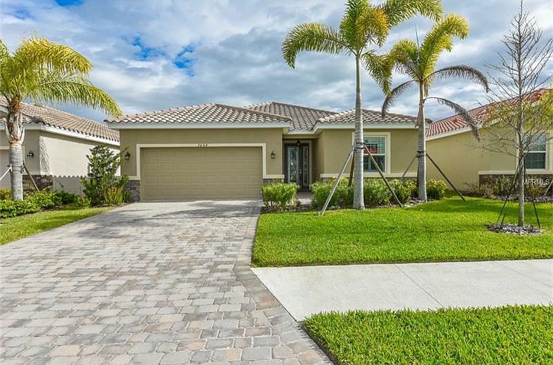 1st image of 3004 Esmeralda Dr
