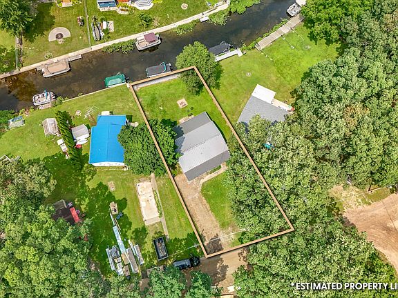 3rd image of 482 Swan Ln
