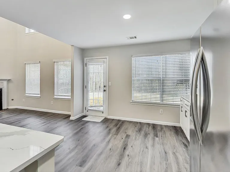 4262 Defoors Farm Trl — Photo 16