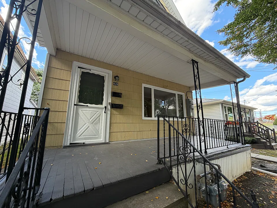 426 Ideal St