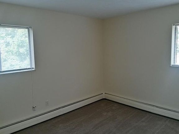 4th image of 230 W North St