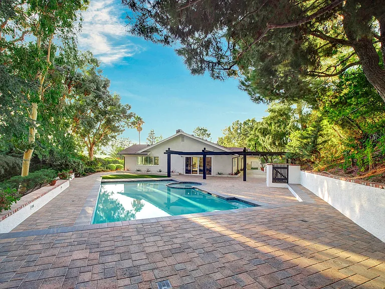 4732 Del Moreno Dr — Photo 63