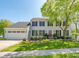 2538 Beechwood Dr SE, East Grand Rapids, MI 49506