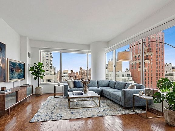 3rd image of 200 E 69th St APT 21A