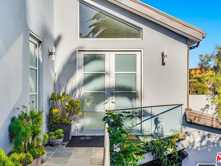 28927 W Beach Ln — Photo 2