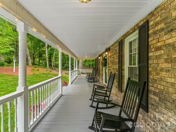 808 Lakey Gap Rd, Black Mountain, NC 28711