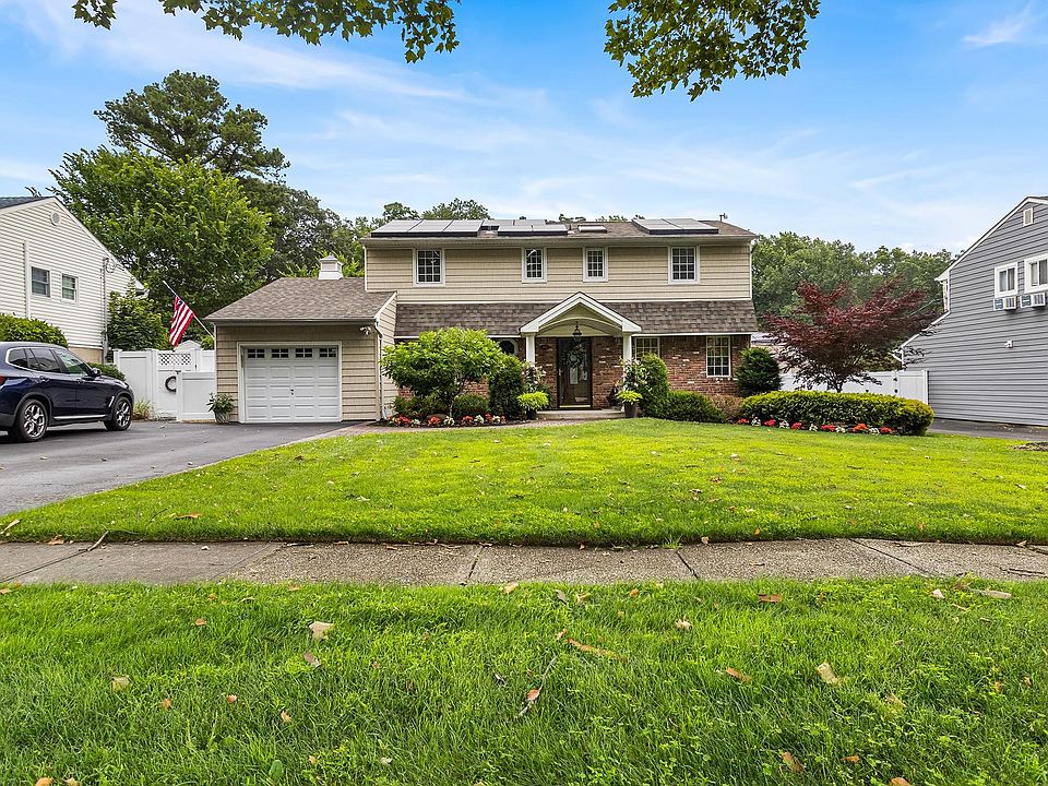 1st image of 93 Boxwood Drive