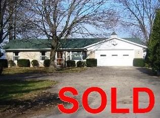 40 Lane 207 Hamilton Lk, Hamilton, IN 46742
