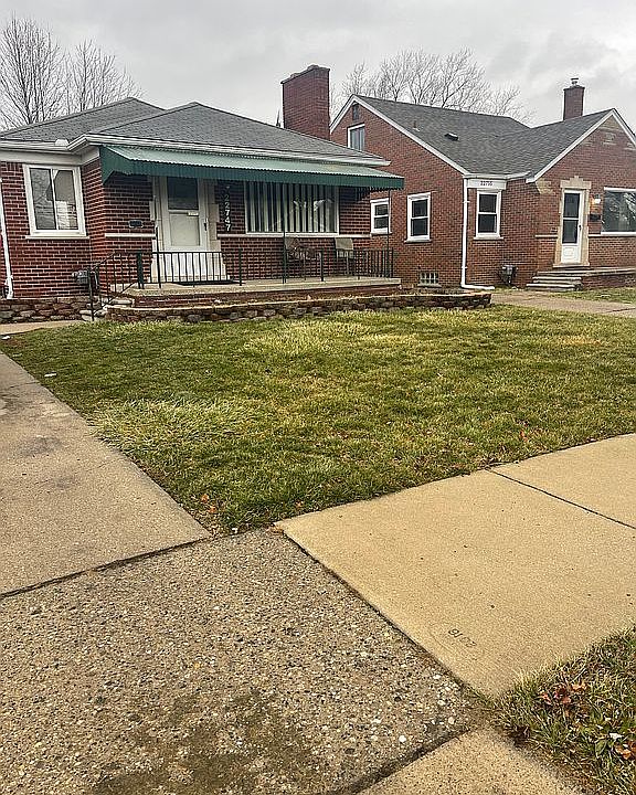 1st image of 22747 Courtland Ave