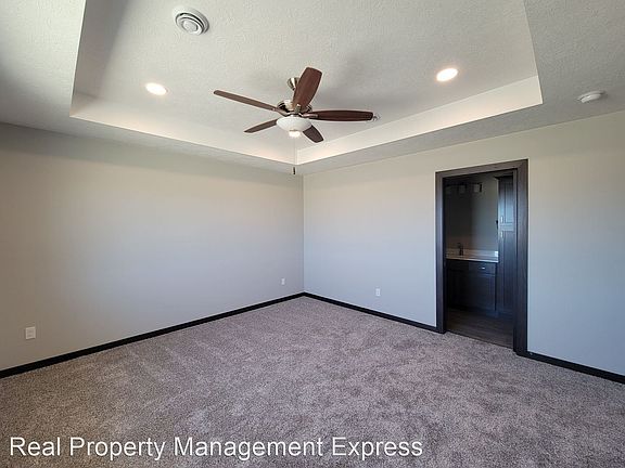 3rd image of 4512 W 34th St N #10241480