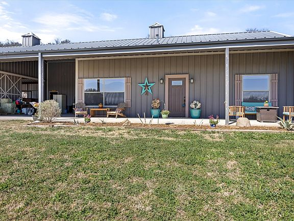 3rd image of 920 Horsemans Dr