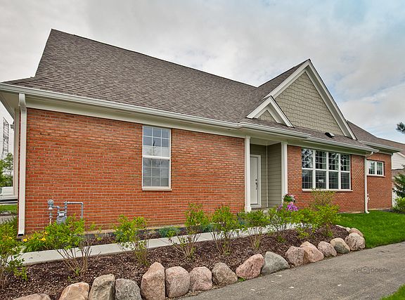 3rd image of 1807 Torrey Pkwy #9