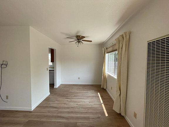 4th image of 134 Acorn Dr