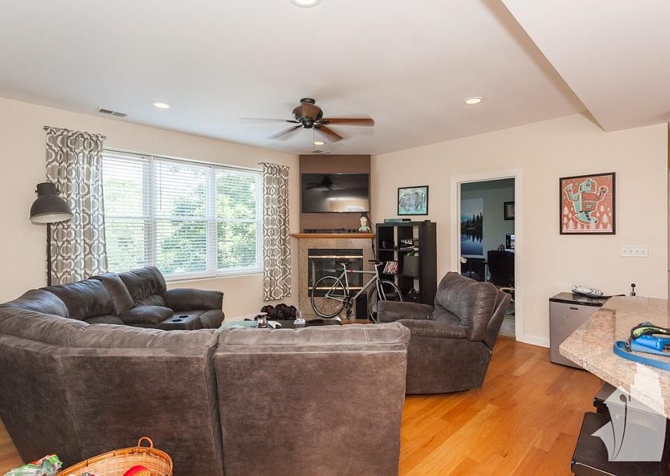 1st image of 2311 W Haddon Ave #C
