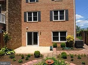 Building Photo 3
