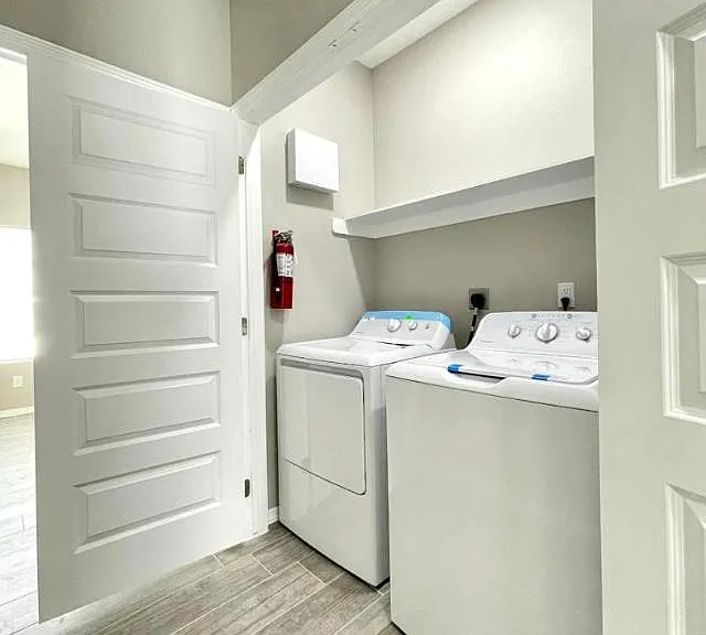5106 N Crown Point #3 — Photo 5