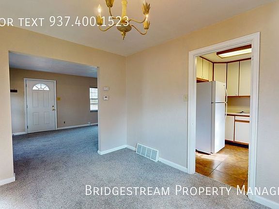 3rd image of 412 W Dorothy Ln