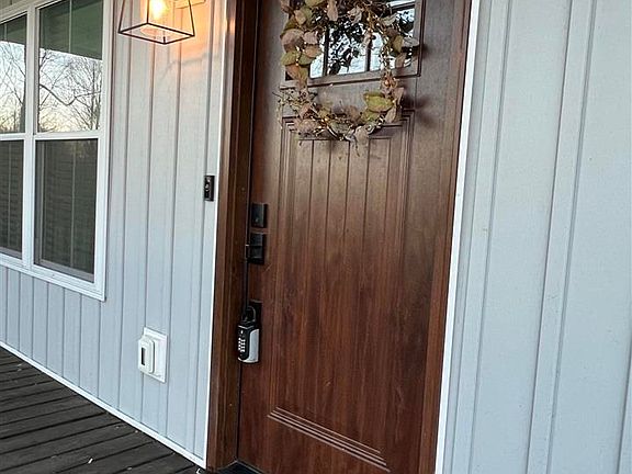 2nd image of 52 Majesty Ln