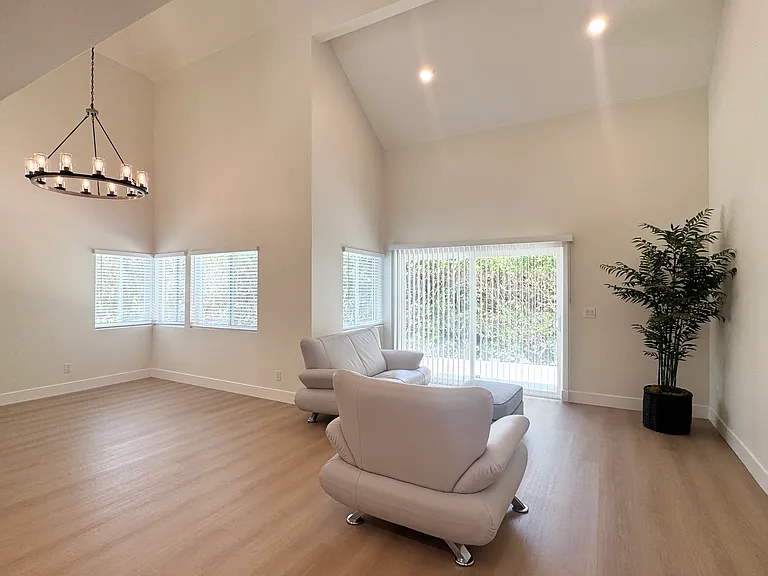 2737 Forest Park Ln — Photo 4
