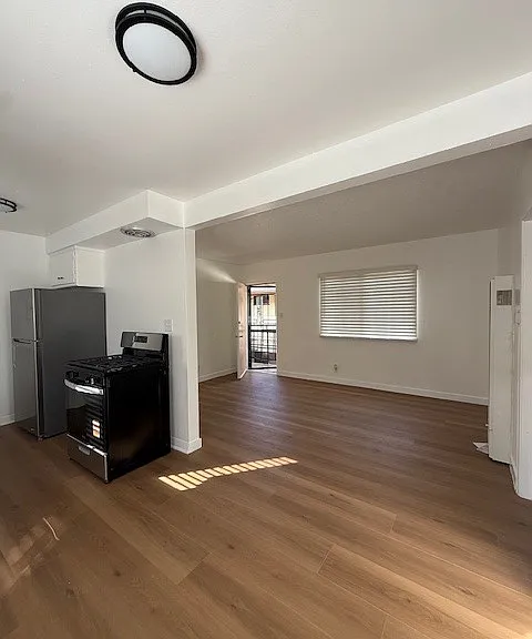 8317 S Western Ave — Photo 13
