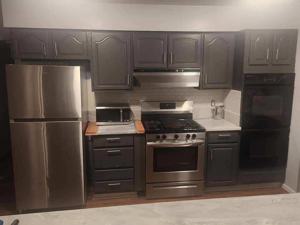 Facing the Kitchen -gas stove